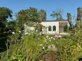 Garden House On Öland, Vanserum
